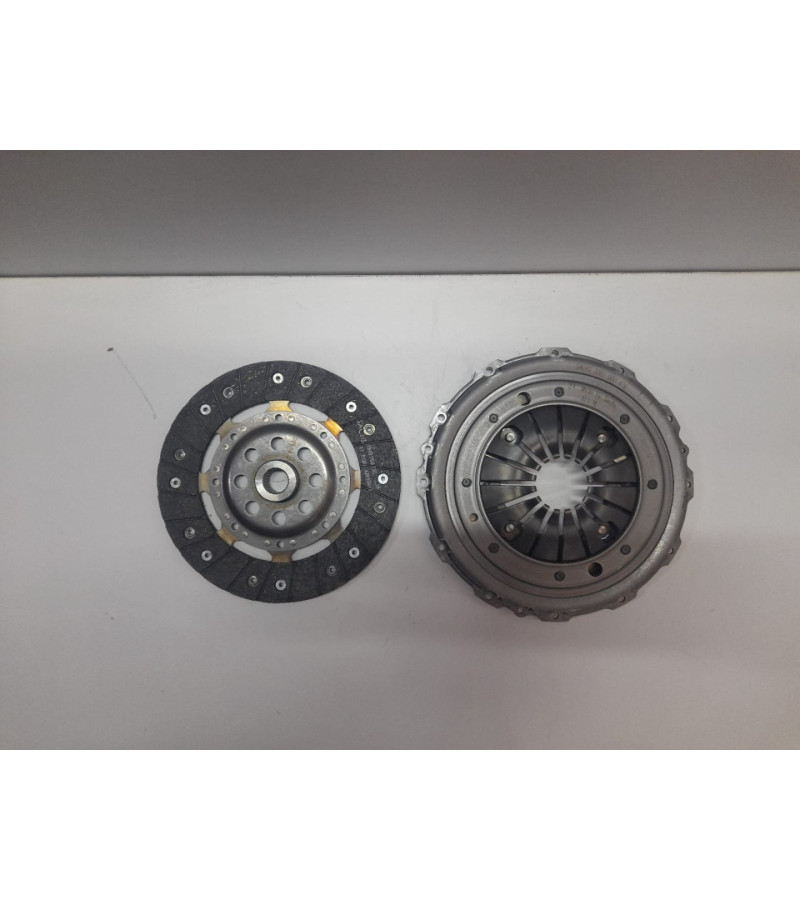 DEBRİYAJ SETİ RULMANSIZ TRANSPORTER T4 SACHS 3000831301
DEBRİYAJ SETİ RULMANSIZ TRANSPORTER T4 SACHS 3000831301