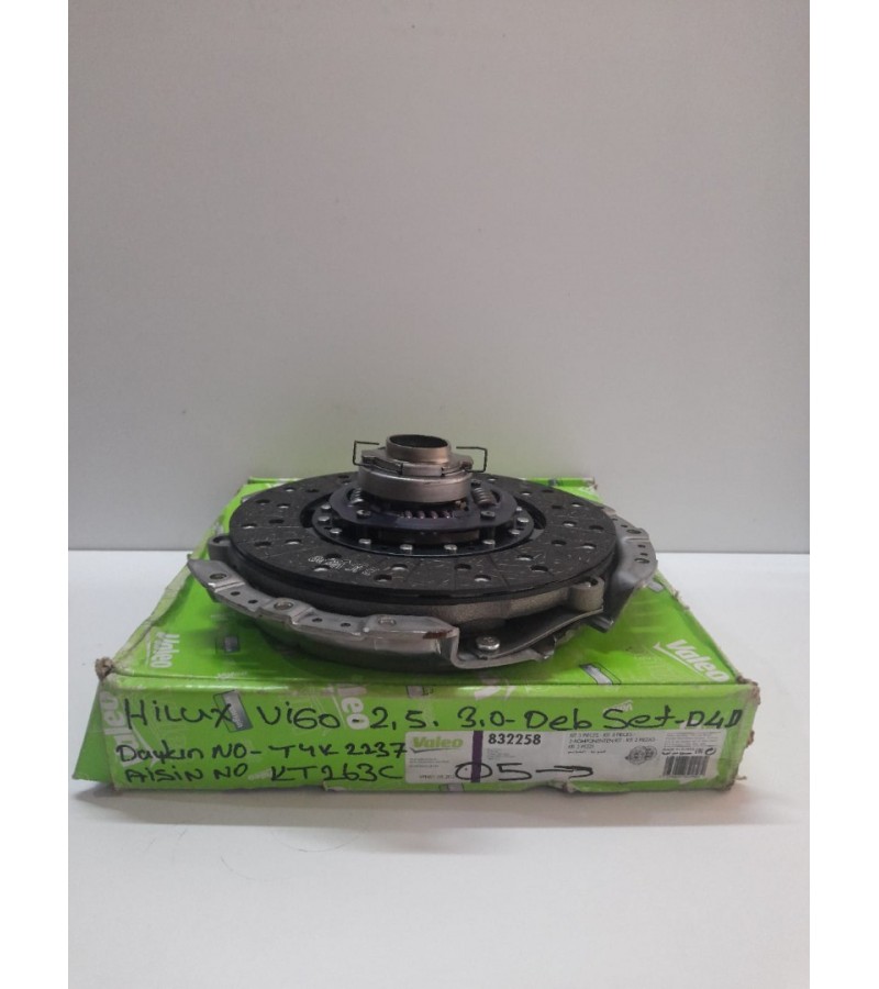 DEBRİYAJ SETİ HİLUX VİGO  VALEO  832258
