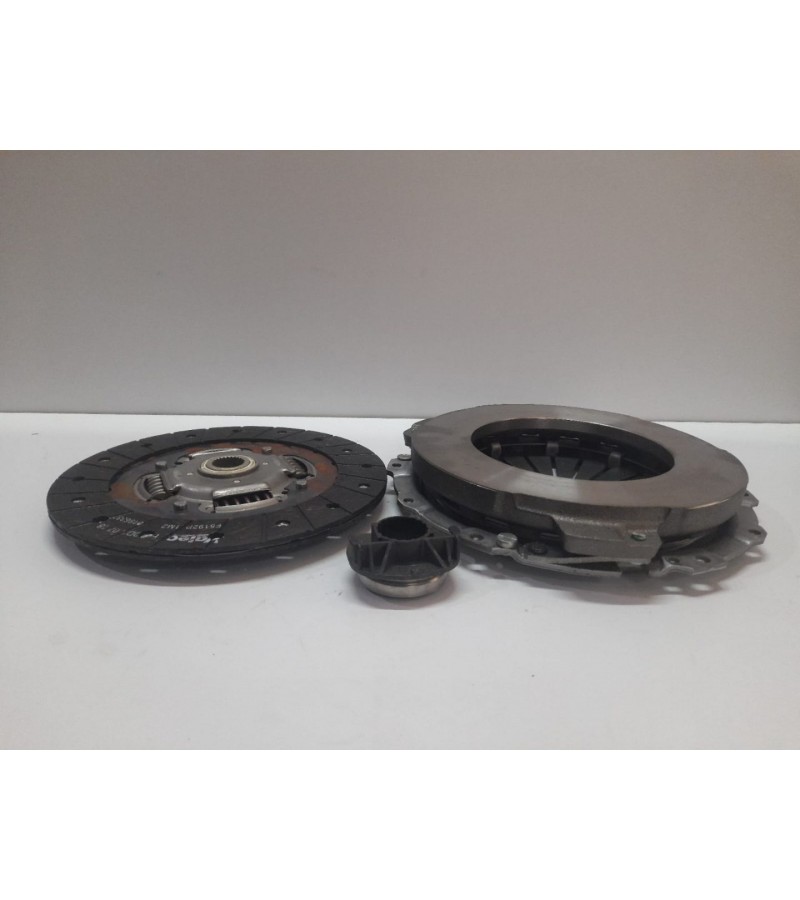 DEBRİYAJ SETİ CLİO  KANGO  VALEO  826308

