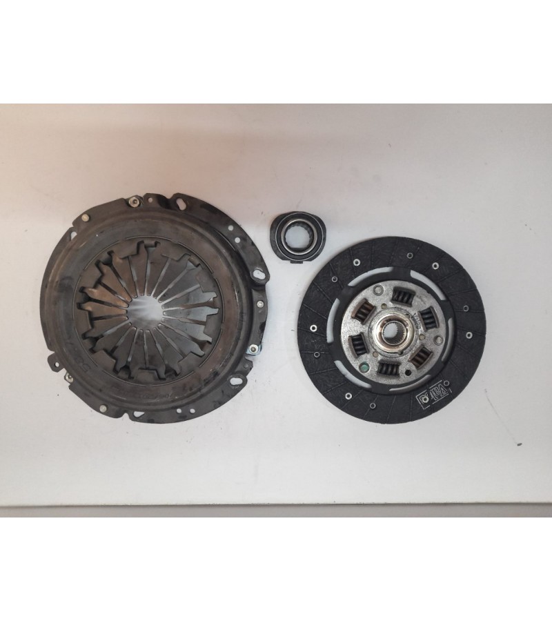 DEBRİYAJ SETİ MEGANE  LAGUNA  LOGAN  VALEO 821071
