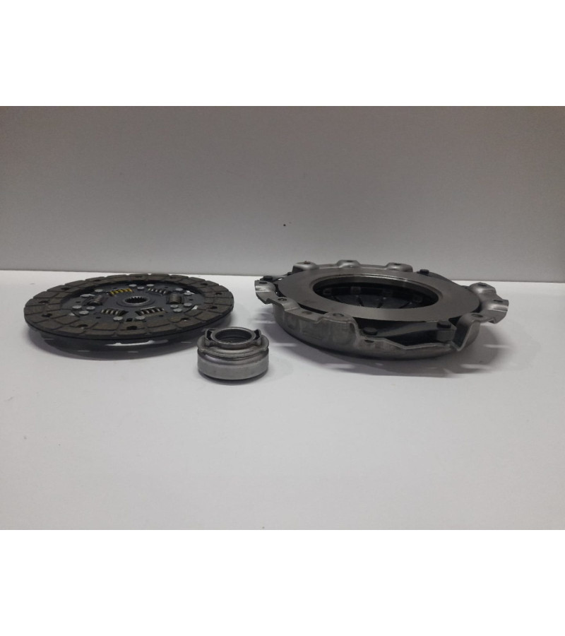 DEBRİYAJ SETİ DAİHATSU FEROXA VALEO 821432
DEBRİYAJ SETİ DAİHATSU FEROXA VALEO 821432